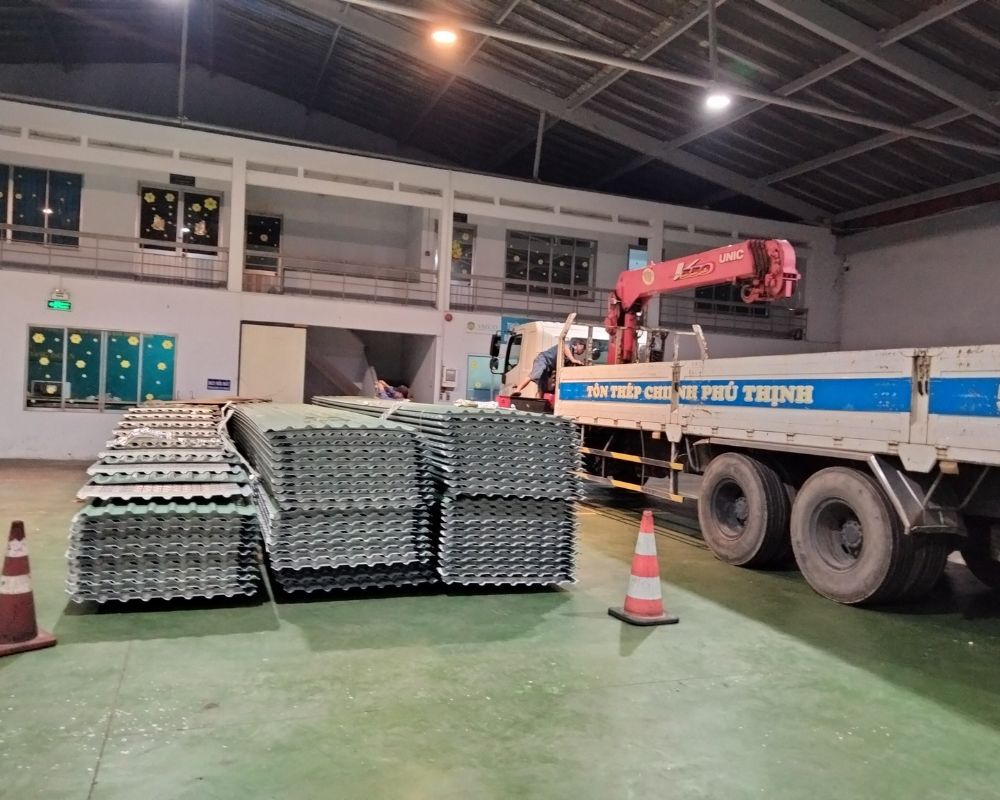 Giá tôn xốp mới nhất của Tôn Thép Chinh Phú Thịnh